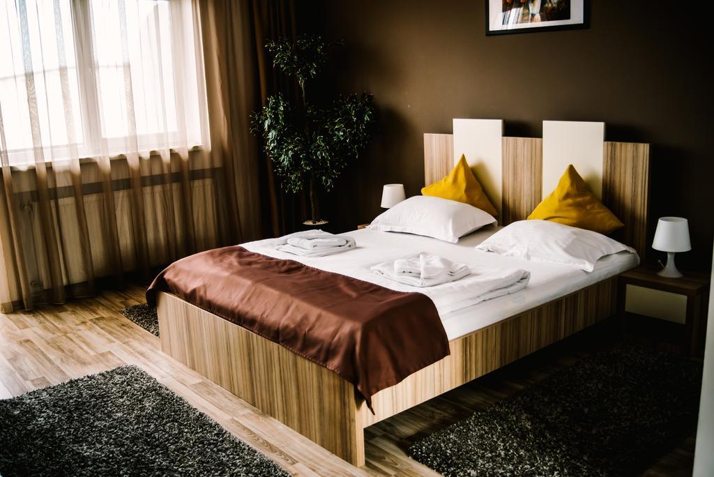 Hotel Gala Cluj-Napoca Extérieur photo
